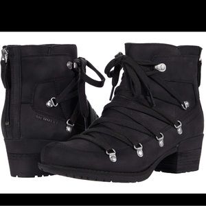 Merrill Shiloh II- size 9- black